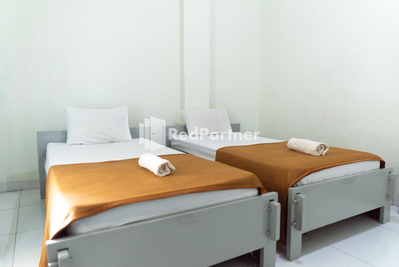 Wisma Aini Syariah Mitra Reddoorz Бандар-Лампунг Экстерьер фото