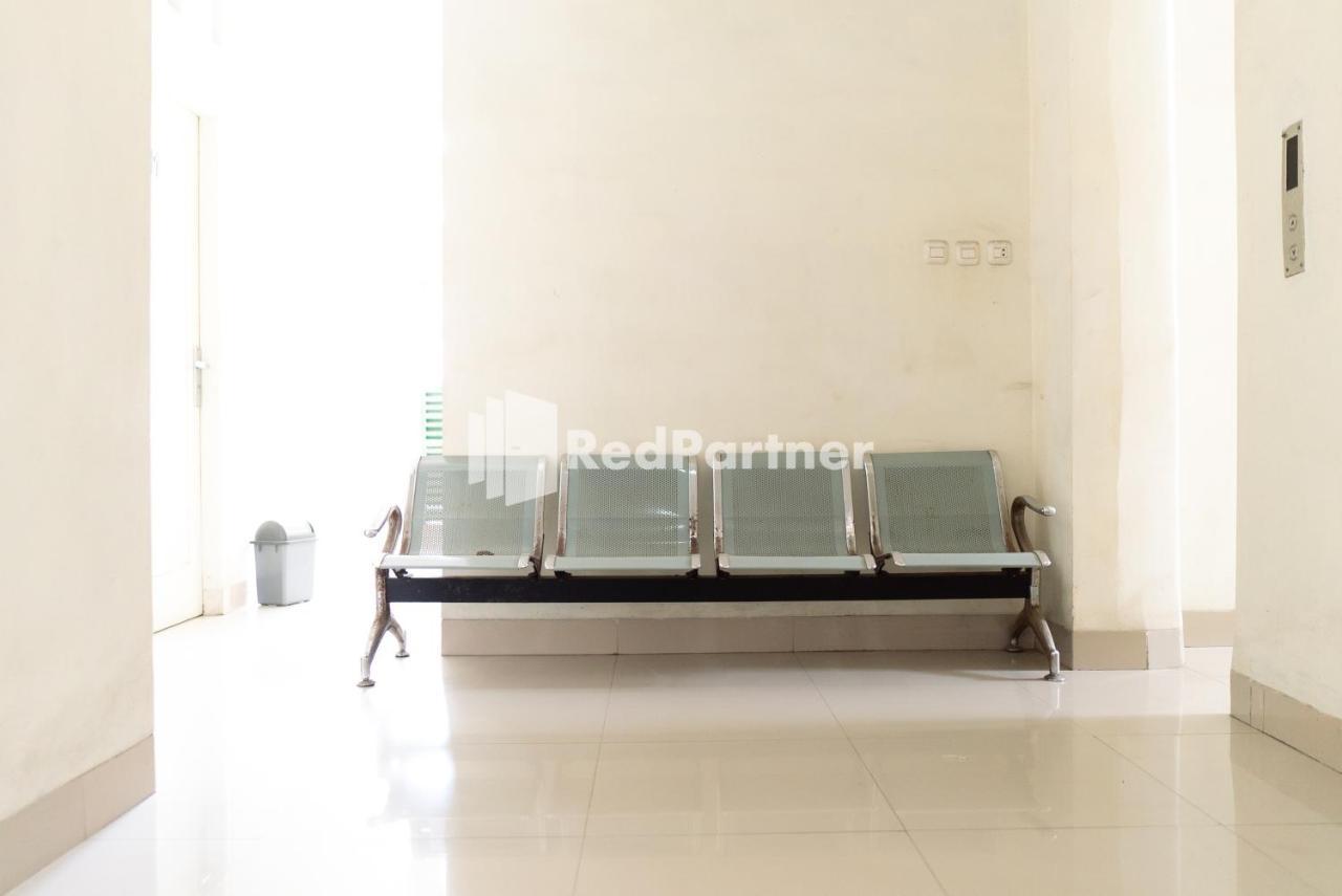 Wisma Aini Syariah Mitra Reddoorz Бандар-Лампунг Экстерьер фото
