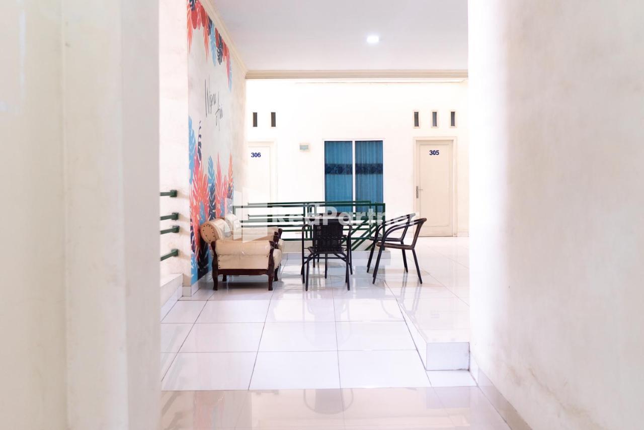 Wisma Aini Syariah Mitra Reddoorz Бандар-Лампунг Экстерьер фото