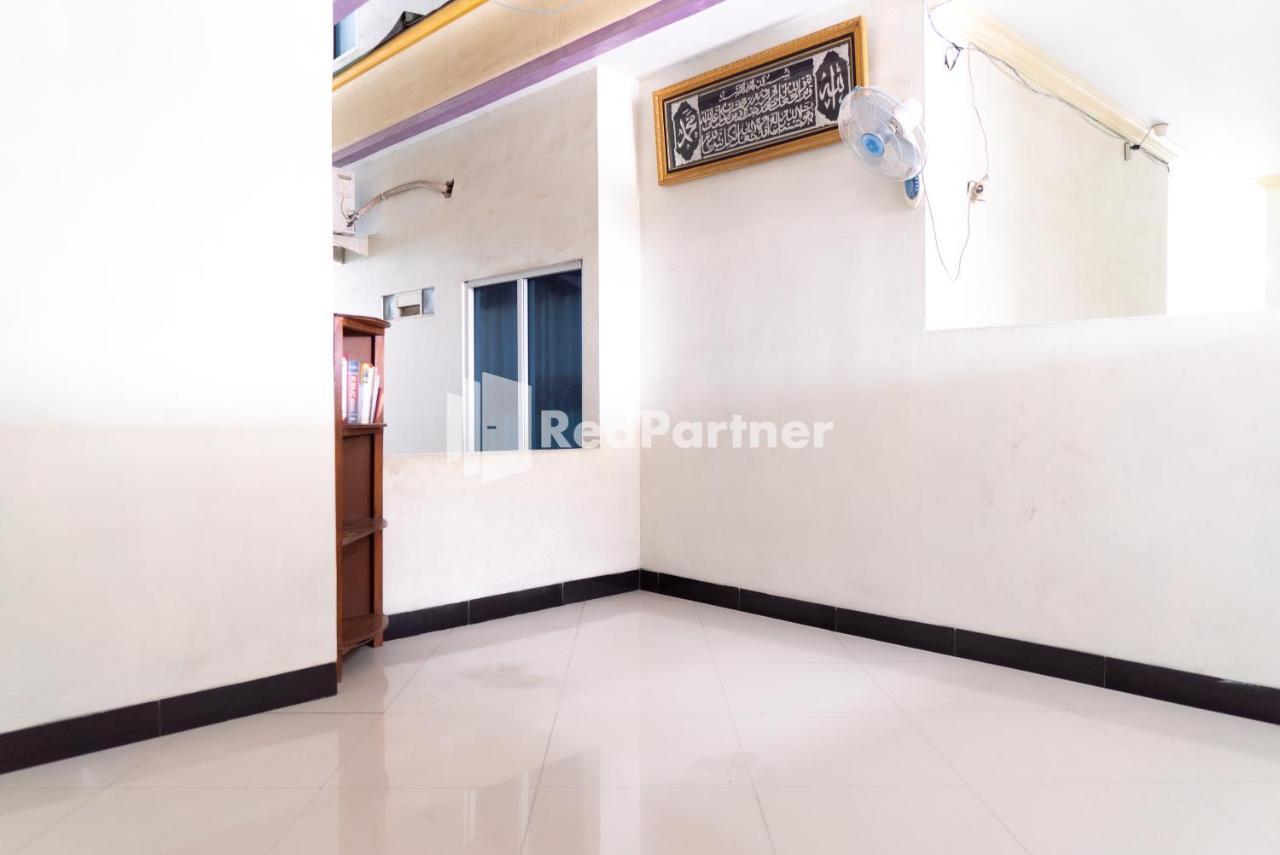 Wisma Aini Syariah Mitra Reddoorz Бандар-Лампунг Экстерьер фото