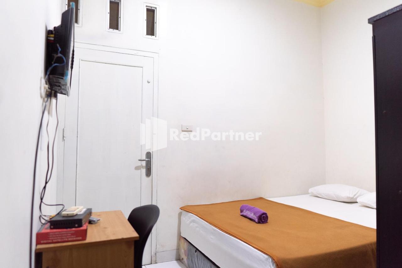 Wisma Aini Syariah Mitra Reddoorz Бандар-Лампунг Экстерьер фото